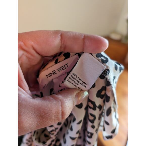 L Nine West Leopard Professional Top - Picture 3 of 3